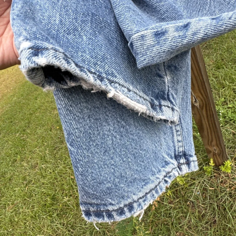 Vintage Lee Jeans Men 36x30 Light Wash Straight Leg Denim Distressed MadeUSA 90s - Picture 5 of 12